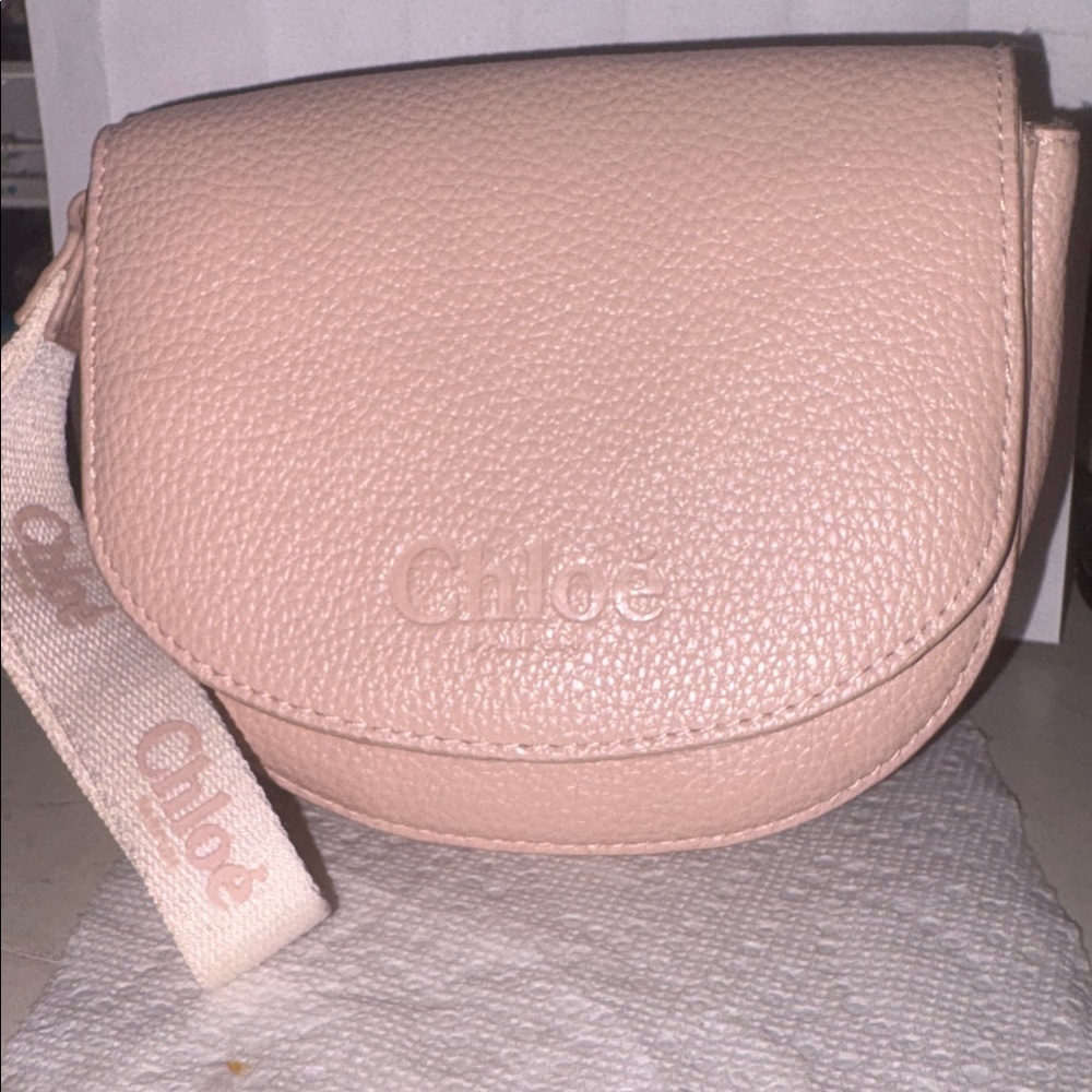 Chloe parfum  light Nude/Pink Leather wristlet
